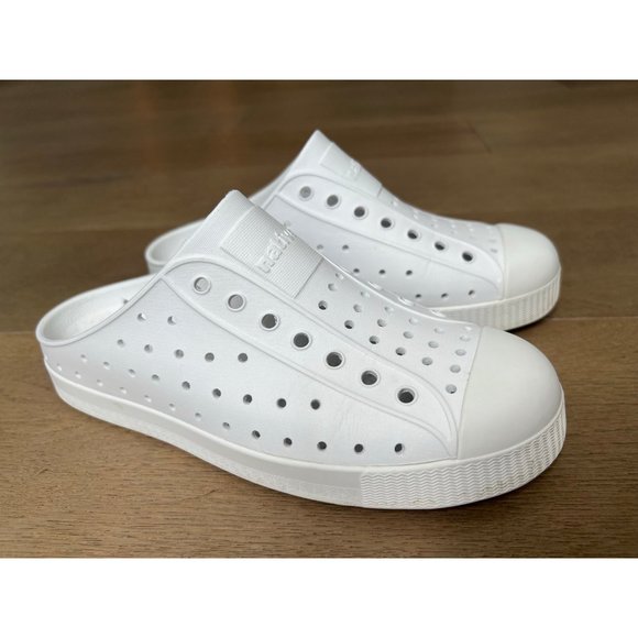 Native Jefferson Kids Clogs Slides Shoes White Sz 4 - Picture 1 of 6